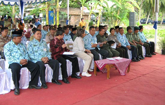 Community leaders at the ceremony